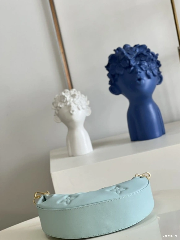 MOON LOUIS THE VUITTON OVER 1225